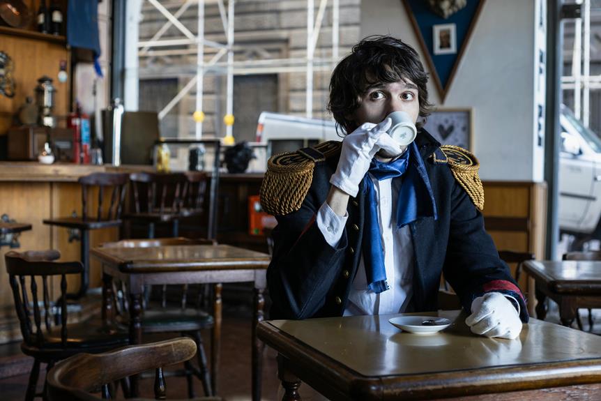 israel supporter wears scarf